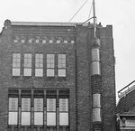 Uitsnede. Nog aanwezig: glas in lood, scheepsboegje met vlaggenmasthouder, kleine ruitjes in erker
<br/>
J.D. Noske / Anefo / Nationaal Archief, 1948